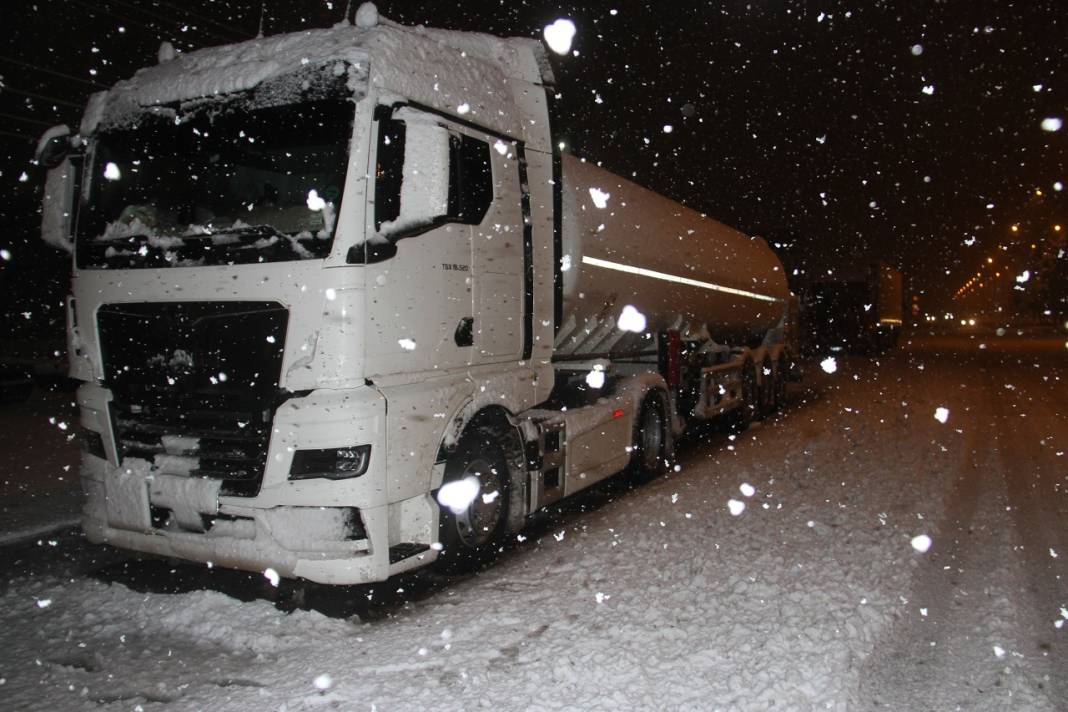 Konya'nın ilçesinde bembeyaz bir şenlik yaşandı! Darısı merkezin başına 3